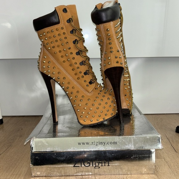 ZIGIgirl platform boots ” construction style boots with heels” - Picture 3 of 5